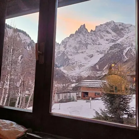 Ai Piedi Del Monte Bianco 아파트 *