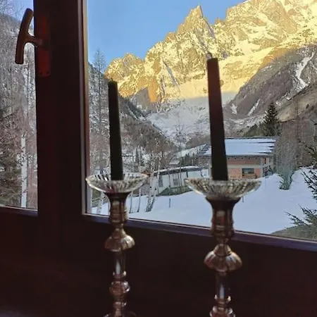 Ai Piedi Del Monte Bianco شقة *