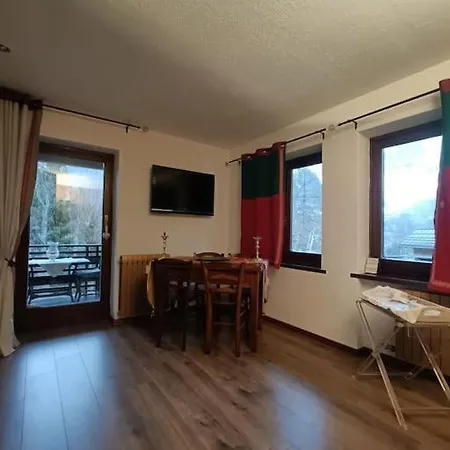 Ai Piedi Del Monte Bianco Courmayeur